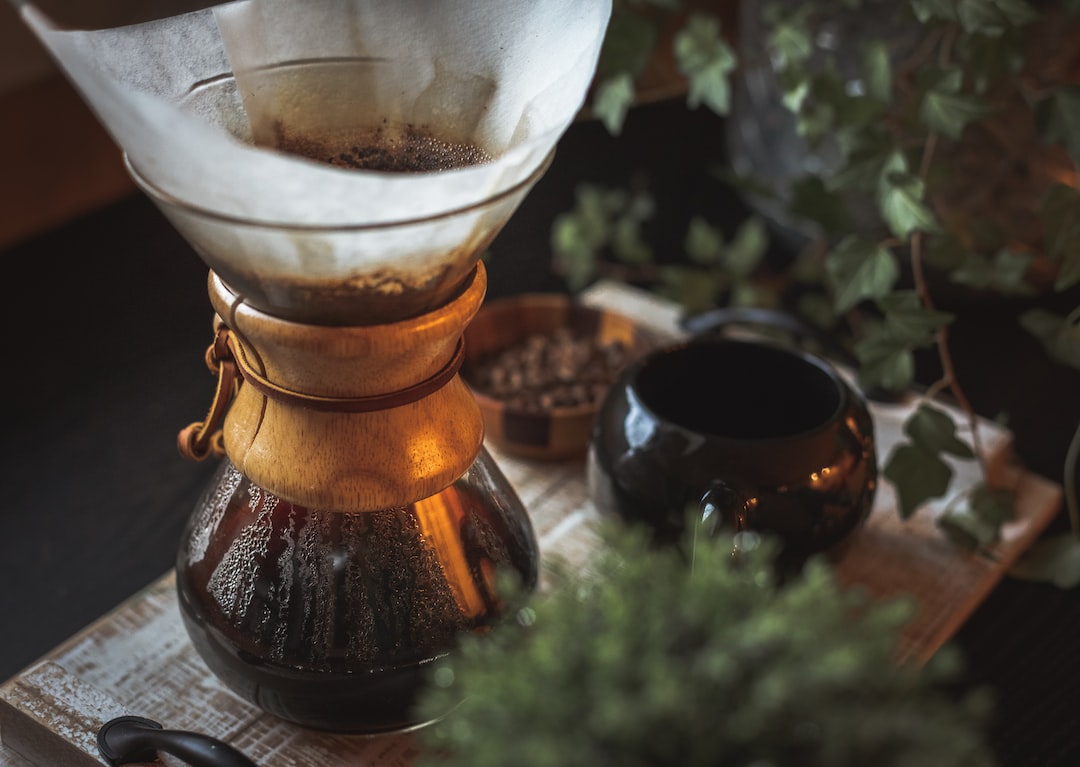 Brewing the Perfect Cup of Coffee with V60 and Chemex