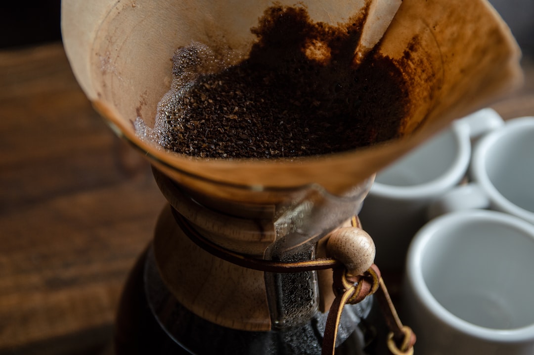 Revolutionize Your Chemex Coffee with a Burr Grinder: Here's How!